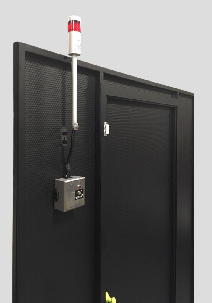 Tower Warning Light and Controller mounted on EVER-GUARD® Barrier