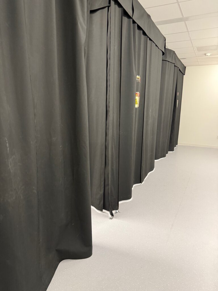 FLEX-GUARD® Curtains in Laser Lab Project 5262-4